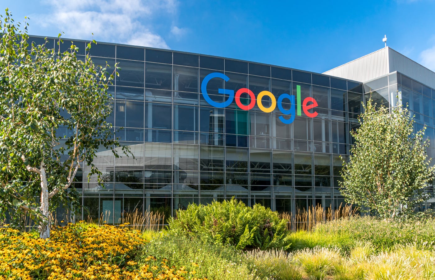 AIWithWords - Google wins appeal against €1.5 billion EU antitrust fine, citing errors in Commission's assessment of advertising contracts. The company has removed the relevant provisions from its contracts and the case only concerned a limited number of publishers. #Antitrust #EU #Google